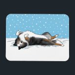 Blue Merle Shetland Sheepdog Sheltie Winter Snow Magnet<br><div class="desc">Sheltie Holiday Magnet. Niedlich zeichn eines blauen Shetland Sheepdog, der im Schnee rollt, mit Schneeflocken. Dieser niedliche Sheltie-Kühlschrankmagnet macht ein lustiges Weihnachtsfest zum kleine Geschenk. Besuchen Sie Jenn’s Doodle World für noch mehr Produkte mit diesem Hundeschema und vielen Weihnachtsgeschenken.</div>