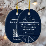 Blue Modern Christmas Business Logo QR Code Chic Keramik Ornament<br><div class="desc">Elegantes und minimales Weihnachtsgeschmack mit dem Zitat "Gerne eine fröhliche Urlaubssaison!". Fügen Sie Text,  Ihr Logo und Ihre URL hinzu,  um den QR-Code zu erstellen.</div>