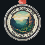 Blue Mountains Nationalpark Australien Vintag Ornament Aus Metall<br><div class="desc">Blaue Gebirge Vektorgrafik Design. Der Park ist bekannt für den Echo Point Aussichtspunkt,  in der Nähe der Stadt Katoomba,  mit Panoramablick auf Jamison Valley und die Drei Schwestern,  eine mächtige Sandsteinformation und heilige Aborigine-Stätte.</div>