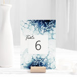 Blue Nautic Hochzeit in Urlaubsort Tischnummer<br><div class="desc">Diese blaue Nautical Hochzeit in Urlaubsort Tischnummer verbindet elegantes und klassisches Weiß mit auffallenden dunkelroyal-blauen Meereswellen als prächtige Kulisse für anspruchsvolle minimalistische Typografie und boho Skriptdetails. Ideal für eine moderne, luxuriöse nautische Ästhetik mit einem einzigartigen, moody Marine Strand Stil. Diese wunderschön kuratierte Kollektion Set den Ton glänzender Eleganz für Ihre...</div>