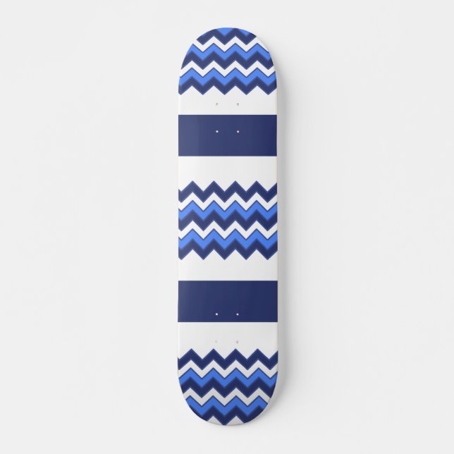 Blue Navy White Zigzag Chevron Striped Pattern Skateboard (Vorne)