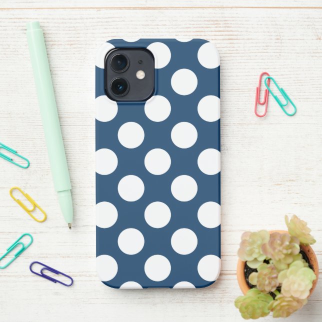 Blue Polka Dots, Polka Dot Pattern, Dots iPhone 12 Hülle (Auf dem Schreibtisch)