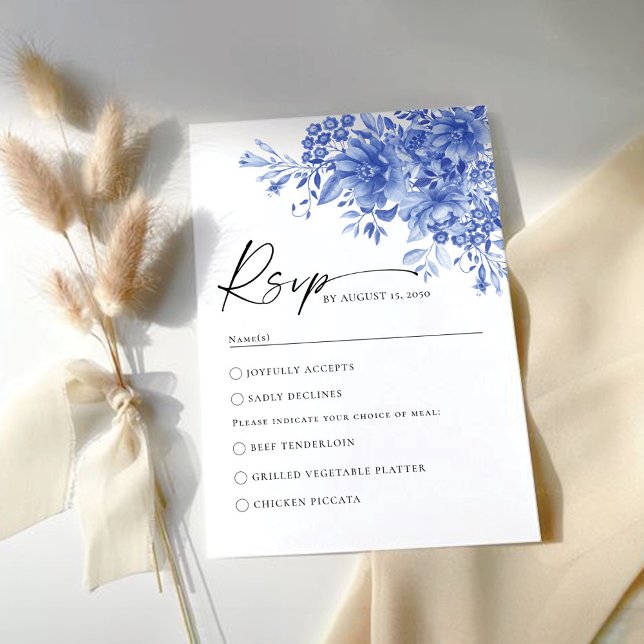 Blue Porcelain Floral Wedding RSVP Card (Von Creator hochgeladen)