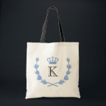 Blue Princess Crown & Monogram Tragetasche<br><div class="desc">Einfache, moderne, niedliche, mädchenhafte und trendige königliche Königin oder Prinzessin Krone, moderne Blätter oder Kranzmuster oder Design in Blau für Leinwand Tragetaschen. Wählen Sie Ihre Größe und Art der Tasche. Klicken Sie auf den Button "Anpassen", um Ihr Geschenk durch personalisiertes individuelles Monogramm zu personalisieren. Wählen Sie Ihren eigenen Schriftart und...</div>