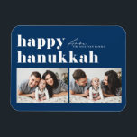 Blue Retro Typografie Happy Hanukkah Zwei Foto Magnet<br><div class="desc">Happy Hanukka! Feiern Sie das fröhliche Lichtfestival mit unserem individuell anpassbaren Foto Hanukkah Magneten! Mit diesem festlichen Magneten können Sie Ihre Lieblingslieder präsentieren und Ihre Urlaubsstimmung mit einer persönlichen Touch bereichern. Es zeichnet sich durch Retro-fett Typografie aus. Personalisieren Sie diese, indem Sie Ihre Daten hinzufügen. Ein ideales Geschenk für Familie...</div>