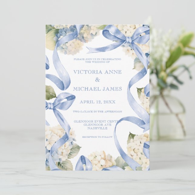 Blue Ribbons & Hydrangeas Elegante Hochzeit Einladung (Stehend Vorderseite)