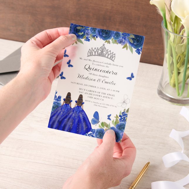Blue Royal Floral Butterfly Twin Quinceanera (Handgehalten)