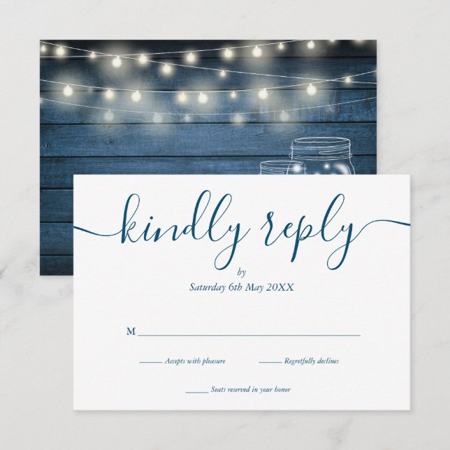 Blue Rustic Wood String Lights Script Hochzeit RSVP Karte (Vorne/Hinten)