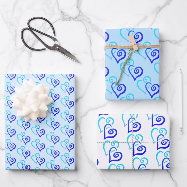 Blue Shades Two Linked Heart Pattern Geschenkpapier Set (Vorderseite)