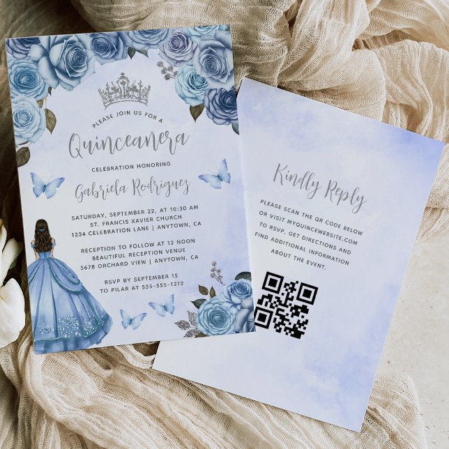 Blue Silver Floral Watercolor QR Code Quinceañera Einladung (Von Creator hochgeladen)