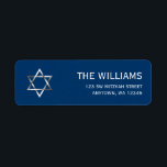 Blue Silver Star von David Bar Mitzvah<br><div class="desc">Ein klassisches Bar Mitzvah-Rücksendelabel mit einem Star of David Design in Silber und Dunkelblau. Modern und formell. Designs sind flache gedruckte Illustrationen/Grafiken - NICHT AKTUELLE SILVER FOIL.</div>