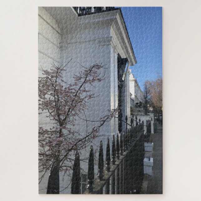 Blue Sky and Cherry Blossoms, Chelsea, London UK (Vertikal)