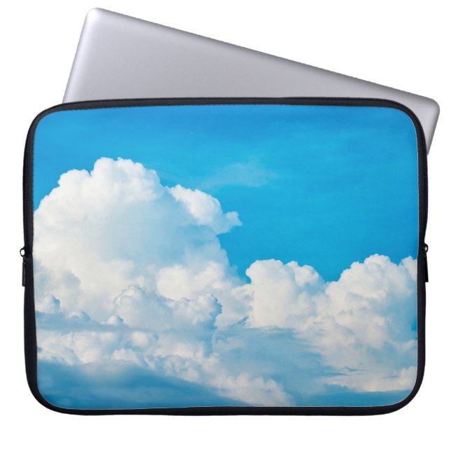 Blue sky background clouds white laptopschutzhülle (Vorderseite)
