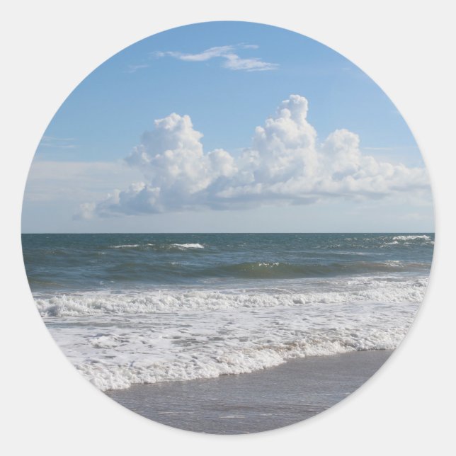 Blue Sky Fat Clouds & Rolling Surf Beach Foto Runder Aufkleber (Vorderseite)