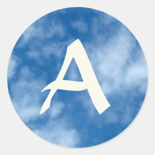 Blue Sky mit Clouds Foto mit Initial Runder Aufkleber