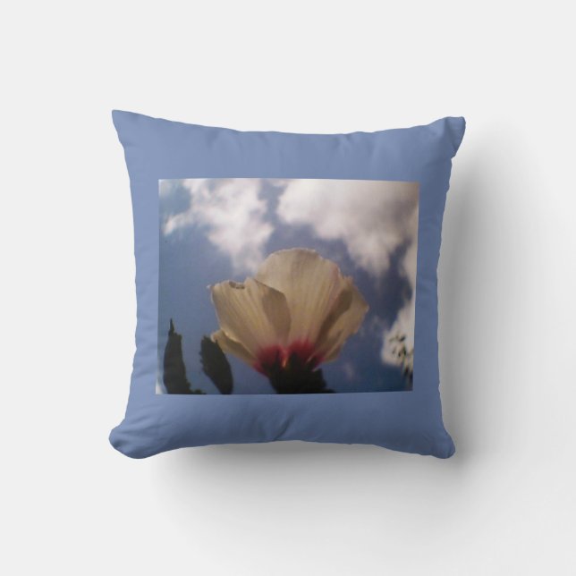 Blue Sky White Rose Kissen (Vorderseite)