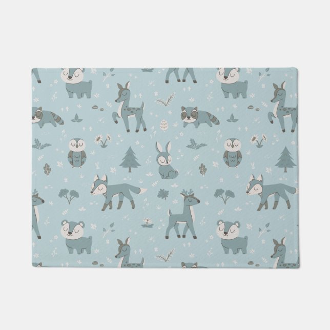 Blue Sleepy Little Woodland Critters Fußmatte (Vorderseite)