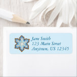 Blue Snow Winter Snowflake Hanukkah Chanukah<br><div class="desc">Die Rücksendeadressen-Aufkleber haben einen mattierten, blauen Weihnachtsschneeflockerkoch. Erstellt aus einer originalen Marker-Abbildung. Sehen Sie nicht, wonach Sie suchen? Brauchen Sie Hilfe bei der Anpassung? Kontaktieren Sie Rebecca, um etwas für Sie entworfen zu haben.</div>
