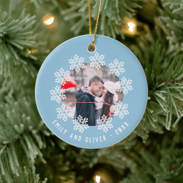 Blue Snowflake Frame Couple Keepake Foto Keramik Ornament (Baum)