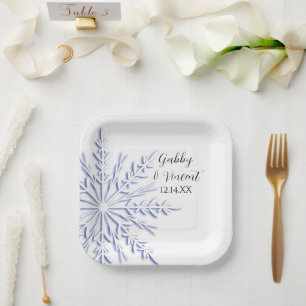 Blue Snowflake on White Winter Wedding Pappteller