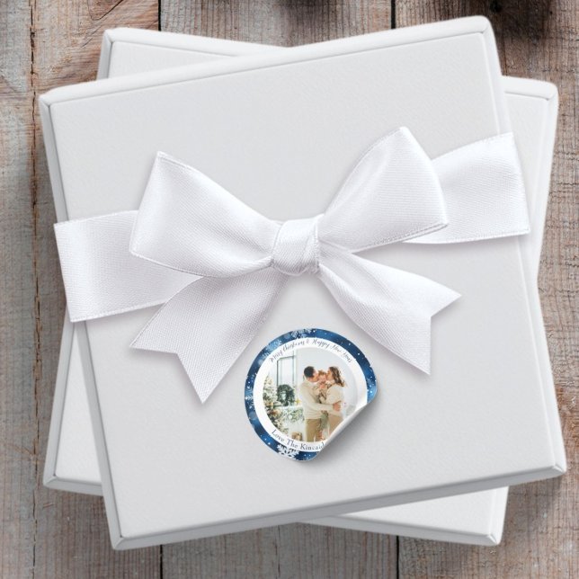 Blue Snowflake Round Christmas Foto Sticker (Von Creator hochgeladen)