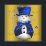 Blue Snowman on Gold Christmas Magnet<br><div class="desc">Ein niedliches und buntes Weihnachtsmuster mit Schneemännern in blauen Samthut und Westen, auf festlichem goldenen Hintergrund mit goldenen Sternen, um eine stilvolle und skurrile Touch zu Ihren Weihnachtsdekorationen in diesem Jahr hinzuzufügen.</div>