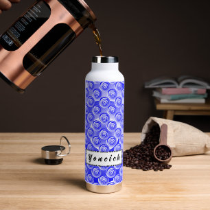 Blue Spiral Illusion von Kenneth Yoncich Trinkflasche