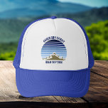 Blue Sunset Mountain Custom Family Wiedersehen Tri Truckerkappe<br><div class="desc">Dieser coole, Vintage Sonnenuntergang über Felsgebirgen in der Natur macht ein großartiges Bild für ein Set individueller Hüte für einen Familienurlaub, eine Wiedersehen, eine Fahrt oder einen Sommerurlaub. Erinnern Sie sich an Ihre Bergtour mit passenden T-Shirts für Mama, Papa, Bruder und Schwester. Fügen Sie einfach Ihren eigenen Nachnamen und das...</div>