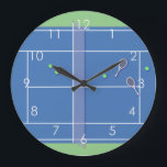 Blue Tennis Court Modern Tennis Player     Große Wanduhr<br><div class="desc">Personalized classic tennis court design in blue with classic, chic, preppy & elegant tennis rackets and green tennis balls. Simple, minimalist gift for your tennis coach or tennis team. Personalized Gift for a tennis player. Blue tennis court illustration. Trendy tennis players home decor. Trendy modern tennis player gifts. Cool retro...</div>