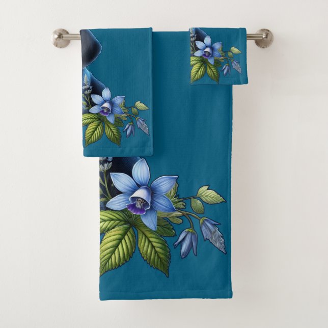 Blue Tick Hound Puppy mit zarten blauen Blüten Badhandtuch Set (Insitu)