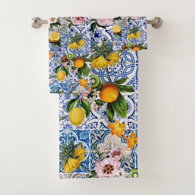 Blue tiles Mediterranean Floral  Badhandtuch Set (Insitu)