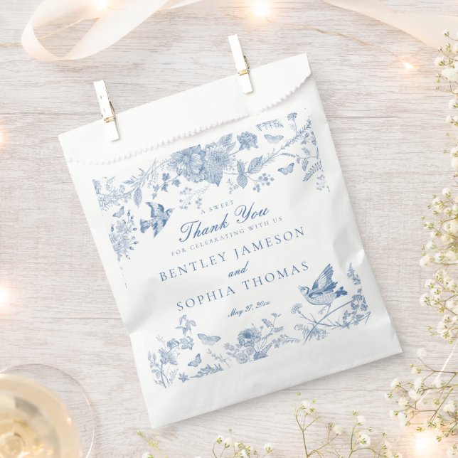 Blue Toile De Jouy Floral Wedding Dessert Geschenktütchen (Ausgeschnitten)
