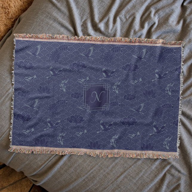Blue Traditional Japanese Wave Seigaiha Monogram Decke (Von Creator hochgeladen)