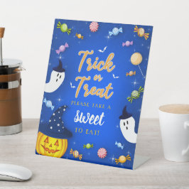 Blue Trick oder Treat Halloween Bitte nimm dir ein Sockelschild