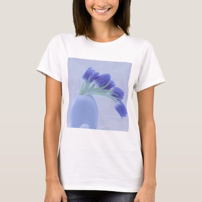 Blue Tulips Still Life T-Shirt (Vorderseite)