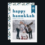 Blue Typography Snowflakes Foto Happy Hanukkah Feiertagskarte<br><div class="desc">Happy Hanukka! | Senden Sie Ihre Urlaubswünsche mit dieser anpassbaren Hanukkah Foto-Flachkarte. Es zeichnet sich durch eine blaue Retro-fette Typografie,  einen schlichten Schneeflocken-Akzent und festliche Muster aus. Personalisieren Sie diese durch Hinzufügen von Namen,  Jahr und Foto. Dieses festliche Foto Happy Hanukkah Flachkarte ist in verschiedenen Farben und Cardstock erhältlich.</div>