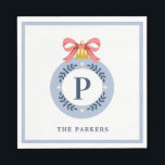 Blue Vintag Monogram Christmas Ornament Serviette<br><div class="desc">Dieses altmodische Weihnachtsschmuckdesign bringt all diese guten Nostalgie-Farben aus vergangenen Zeiten. Die Vorderseite dieser Serviette ist mit einem blauen Glasverzierungen mit einem rosa Bogen versehen. Unten finden Sie einen Ort, um mit Ihrem Namen zu personalisieren. Es gibt einen Platz in der Mitte des Ornaments für Sie, um Ihren ersten Platz...</div>