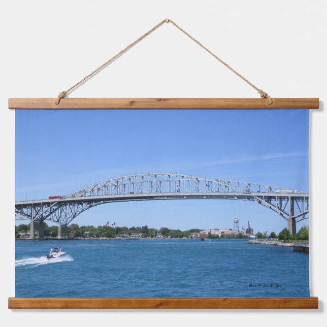 Blue Water Bridge Wandteppich Mit Holzrahmen (Vorne)