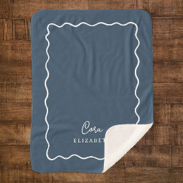Blue Wavy Border Mit Monogramm Sherpadecke