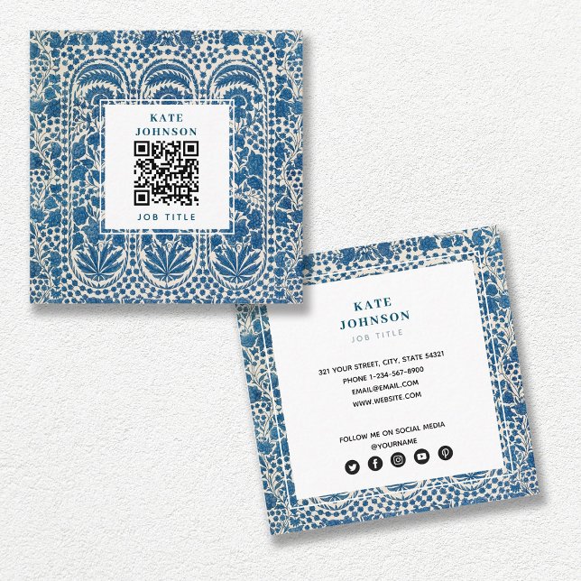 Blue White Geometric QR Code Social Media Icons Quadratische Visitenkarte (Von Creator hochgeladen)