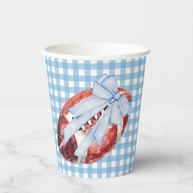 Blue & White Gingham Football Bow Cups Pappbecher (Vorderseite)