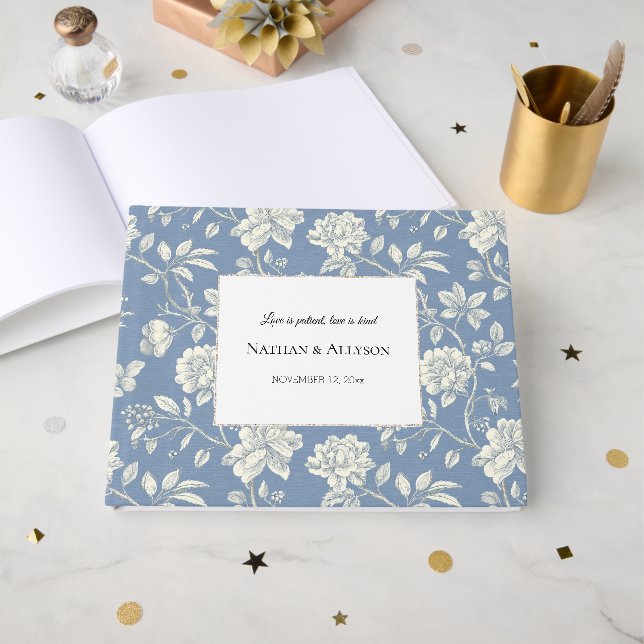 Blue White Ivory Flowers Wedding Gästebuch (Vorderseite Offen)