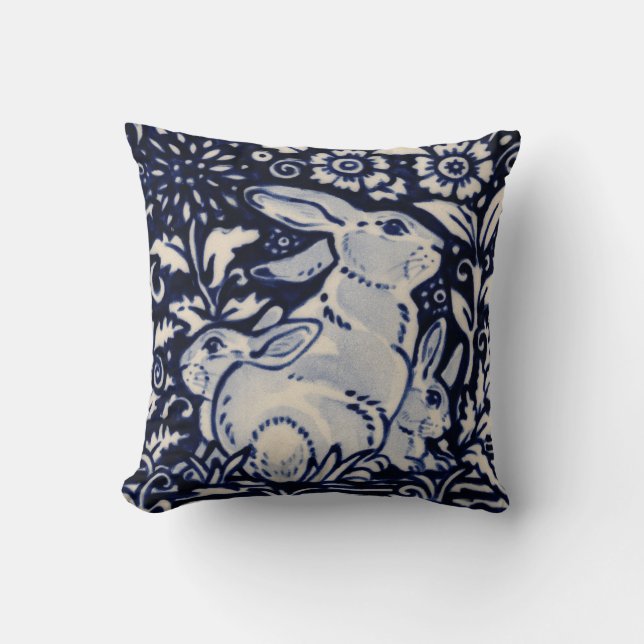 Blue White Rabbit Family Hare Bunny Chinoiserie Kissen (Vorderseite)