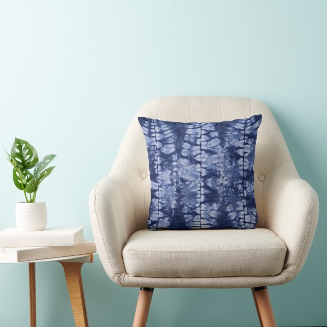 Blue & White Shibori Blätter Gefärbte Krawatte Kissen (Stuhl )