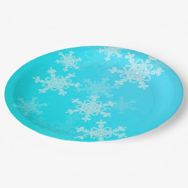 Blue White Snowflakes Minimalistisch Weihnachten Pappteller (Schrägansicht)