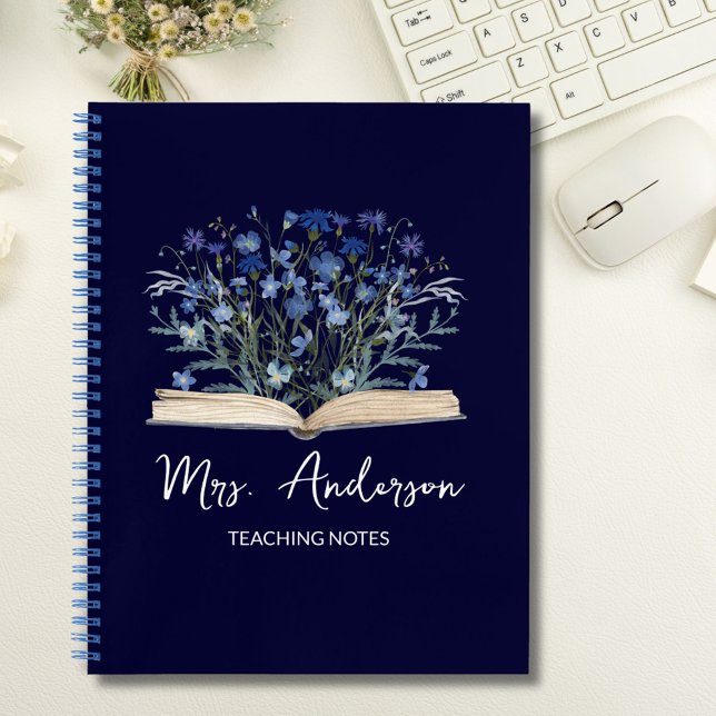 Blue Wildflowers Grow From Book Teacher Gift Notizbuch (In situ)