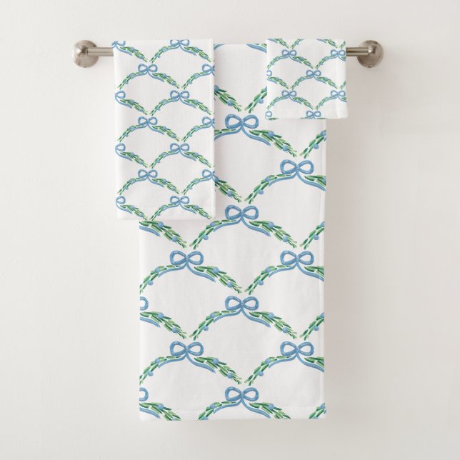 Blue Winter Coquette Coastal Bow Garland Badhandtuch Set (Insitu)