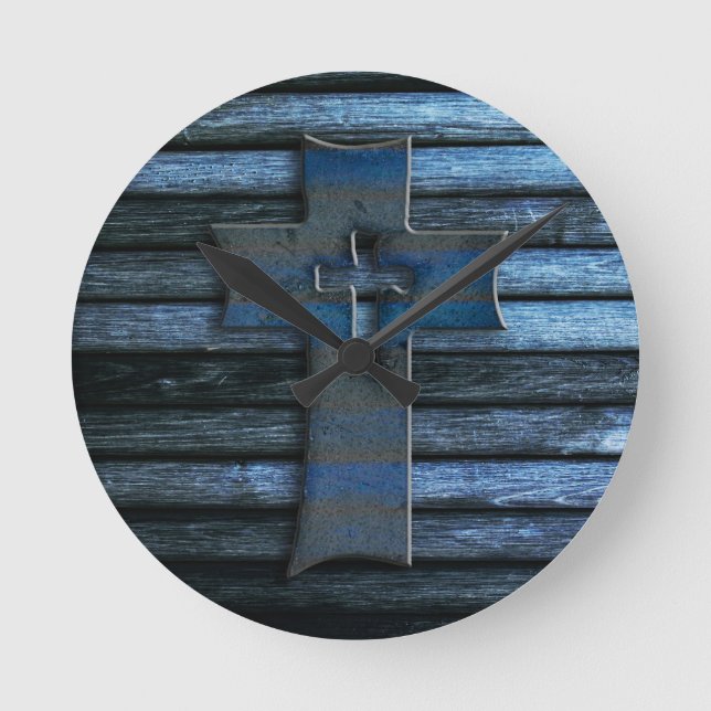 Blue Wooden Cross Runde Wanduhr (Vorderseite)