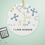 Blue Yellow Science Chemical Molecules Weihnachten Keramik Ornament<br><div class="desc">Weihnachtsschmuck für Wissenschaftsliebhaber. Der Hintergrund ist ein Muster von Molekülen in grauen,  blauen und gelben Farben. Perfektes Geschenk für Studenten,  Biologen,  Chemiker,  Forscher und Techniker. Die Stimmung lautet "I Liebe Science",  aber man kann sie für seine eigene Botschaft ändern.</div>