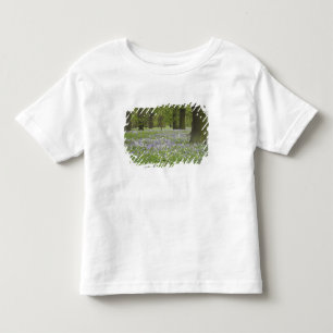 Bluebells und Eichenbäume im Frühling, Little Hagl Kleinkind T-shirt